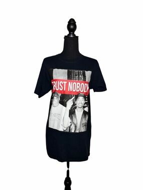 Trust Nobody Black Graphic Tee Notorious B.I.G./2pac Unisex S